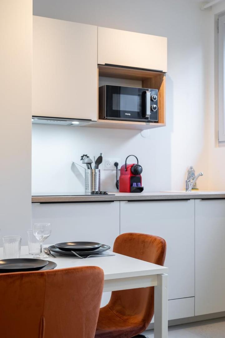Renovated 1 Bedroom Apartment Lilla Esterno foto